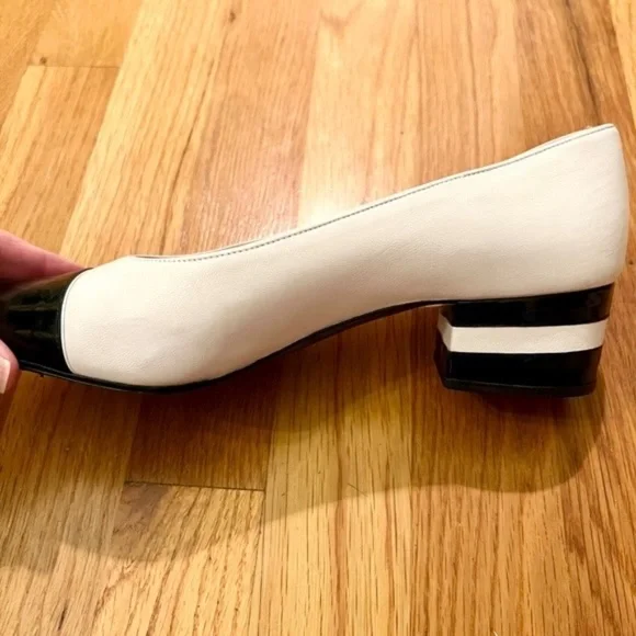 EUC Women's Vintage CHANEL White Black Cap Toe Low Heel Pumps Size 38.5 or US 8 - Picture 6 of 10